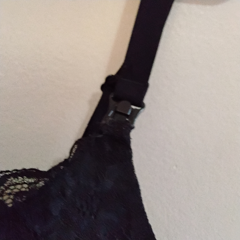 La Vie En Rose Black Lace-Trim Nursing T-Shirt Bra – Size 34C EUC - Picture 6 of 9